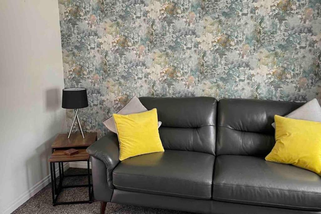 Cayton Village Hide Away 外观 照片